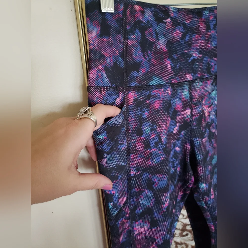 NWOT hit! Floral high waist Avia work out leggings - Picture 12 of 14